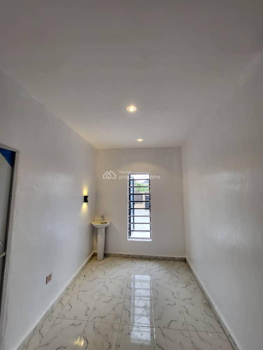 Newly Built 3 Bedrooms Bungalow Home + Bq & Security Post on 500 Sqm, Olofa Royal Estate, Elebu Off Akala Expressway, Ibadan, Oyo, Detached Bungalow for Sale