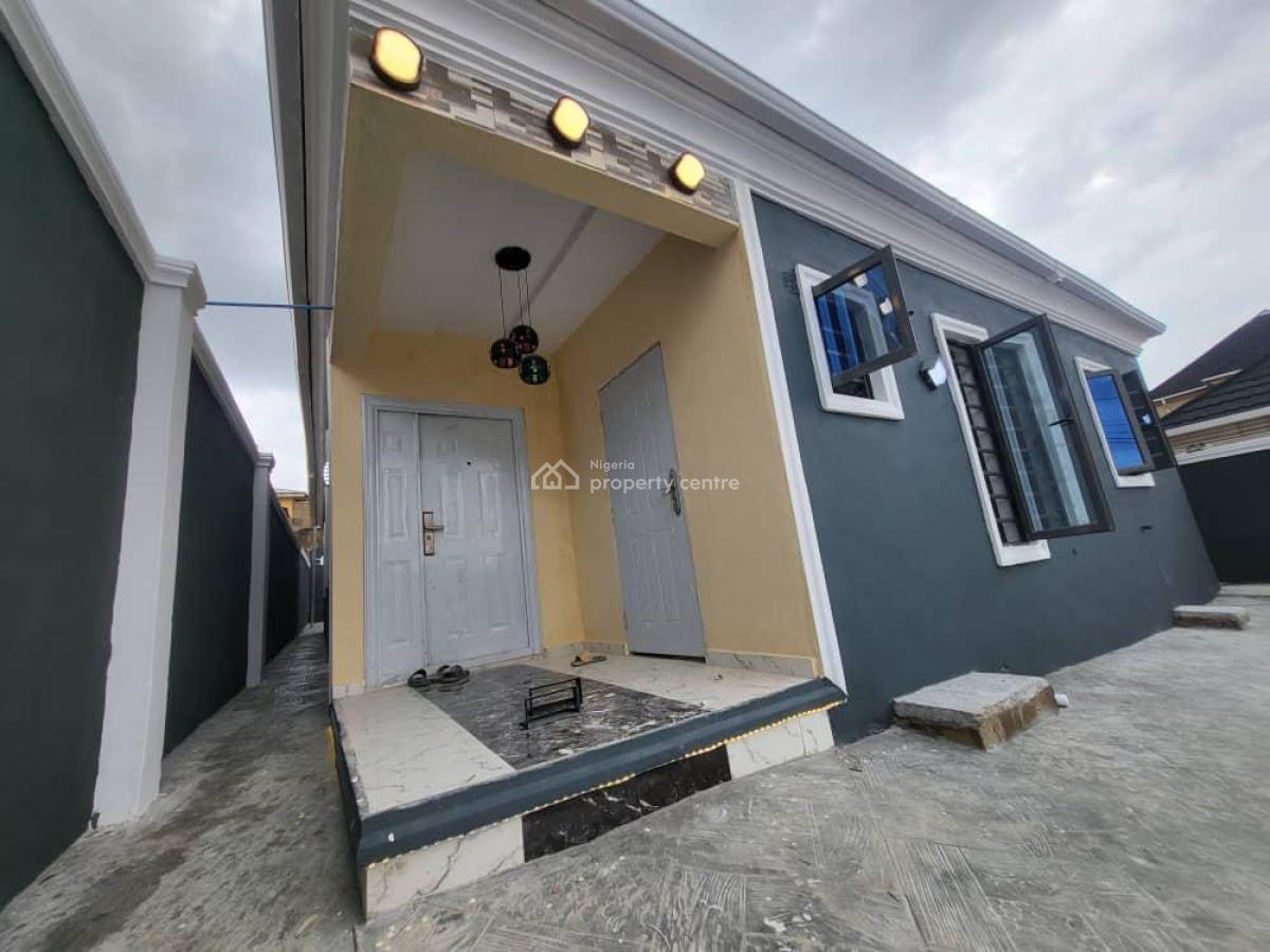 Newly Built 3 Bedrooms Bungalow Home + Bq & Security Post on 500 Sqm, Olofa Royal Estate, Elebu Off Akala Expressway, Ibadan, Oyo, Detached Bungalow for Sale