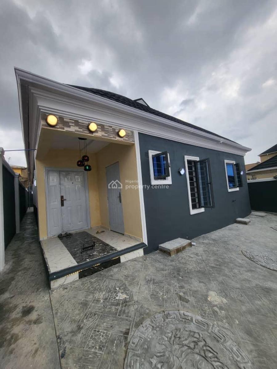 Newly Built 3 Bedrooms Bungalow Home + Bq & Security Post on 500 Sqm, Olofa Royal Estate, Elebu Off Akala Expressway, Ibadan, Oyo, Detached Bungalow for Sale