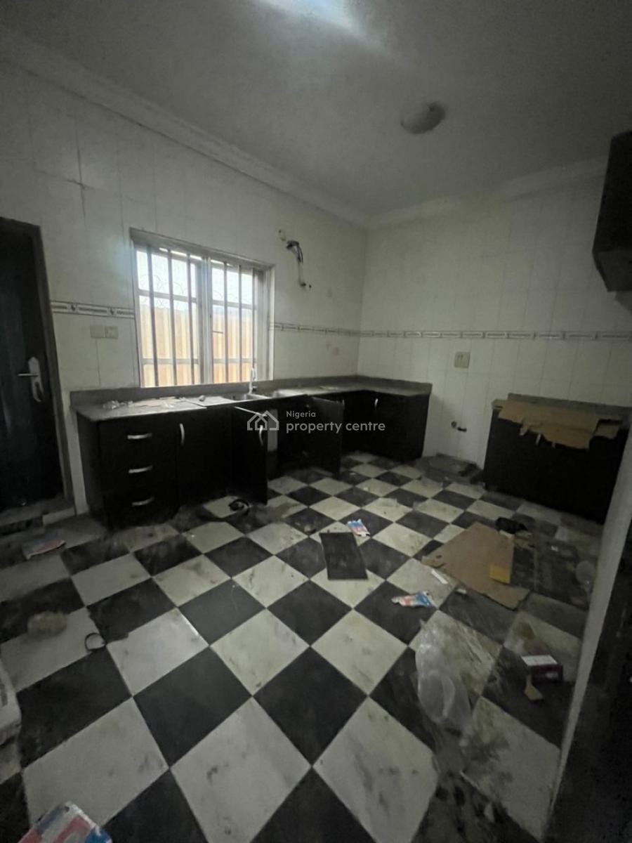 Master Bedroom Shared Apartment, Mobil Road, Ilaje, Ajah, Lagos, House for Rent