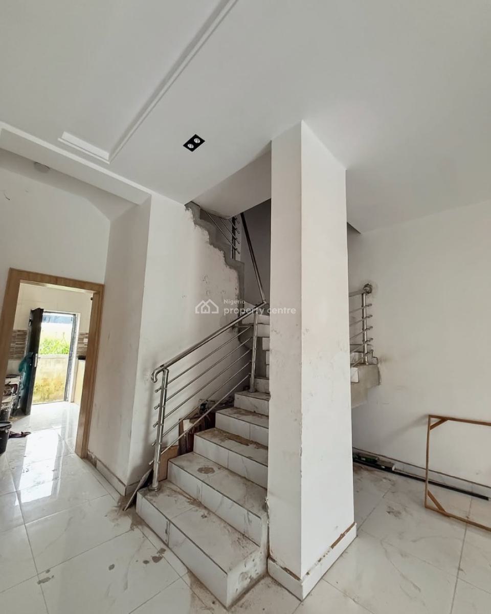 Bedroom Semi Detached Duplex Wt  1 Room Service Quarters, Gold Town Estate Rumuodomaya Port Harcourt, Port Harcourt, Rivers, Semi-detached Duplex for Sale
