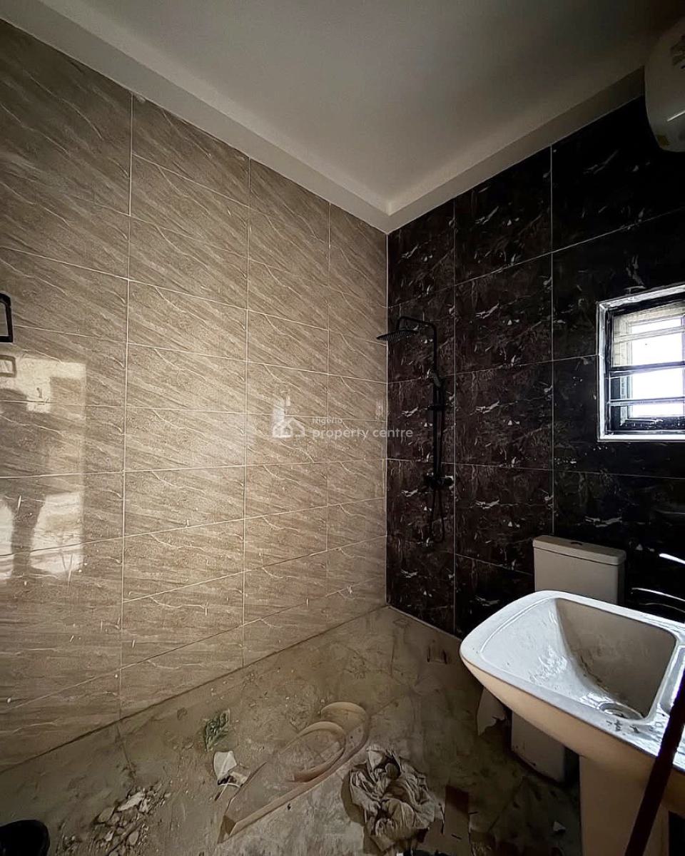 Bedroom Semi Detached Duplex Wt  1 Room Service Quarters, Gold Town Estate Rumuodomaya Port Harcourt, Port Harcourt, Rivers, Semi-detached Duplex for Sale