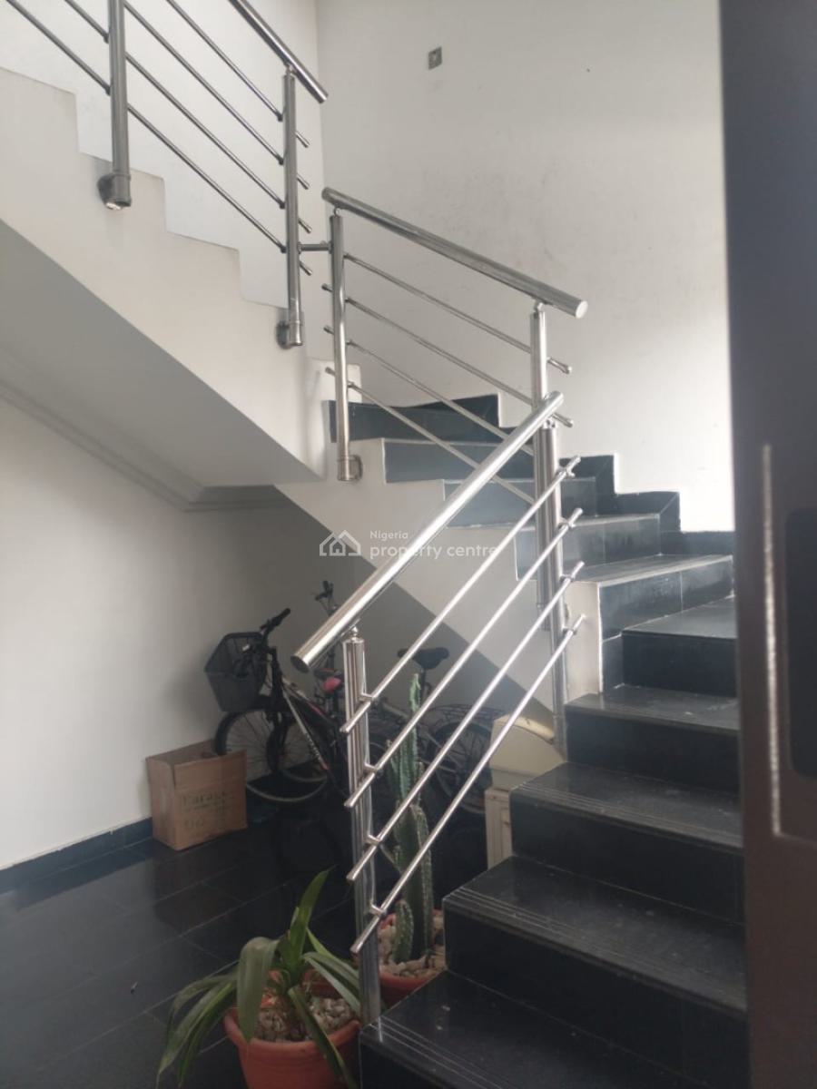 Luxury 3 Bedroom Flat Located at Banana Island Road, Banana Island Road , in a Secured Estate. You Can Inspect  ., Ikoyi, Lagos, Terraced Duplex for Rent