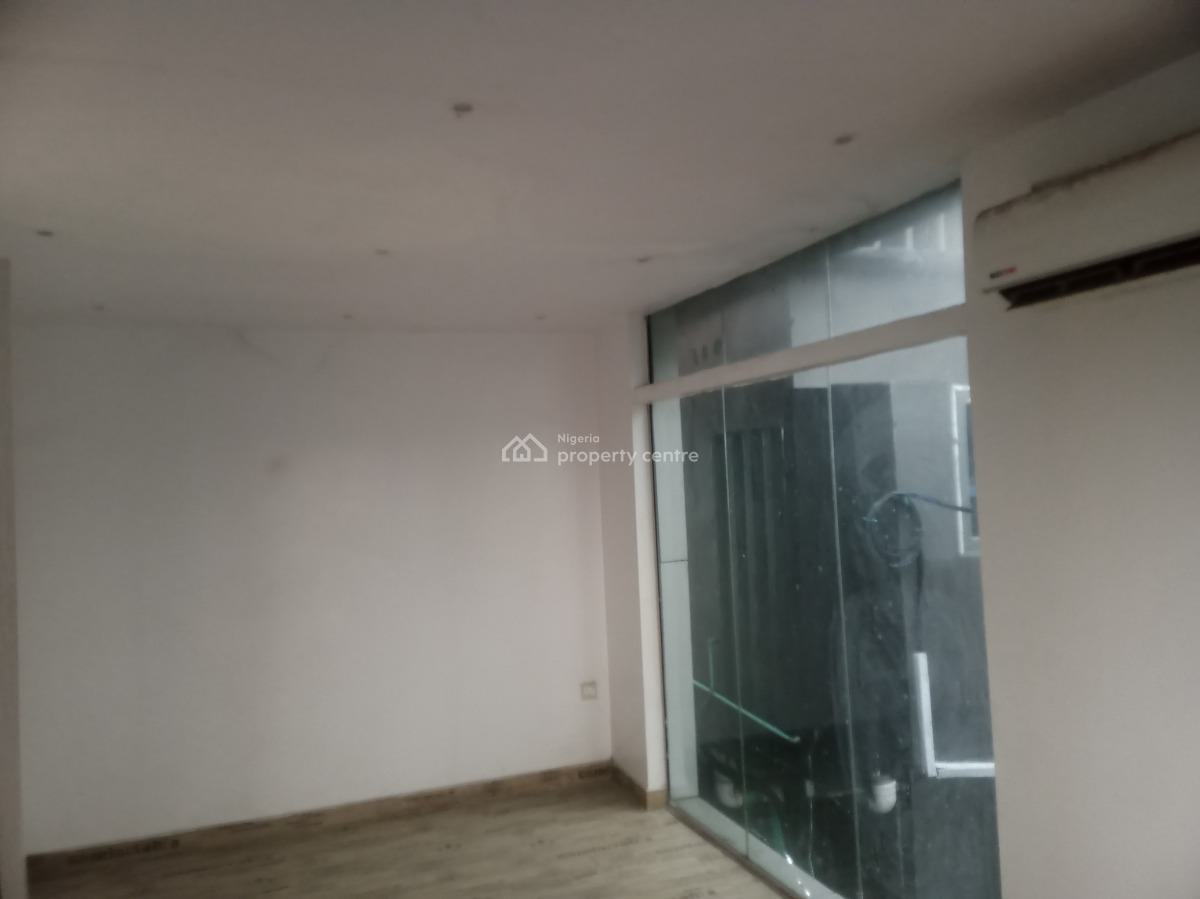 Shop with Office Room + Toilet in a Busy Area Good for Eateries, Off Majek Abijo, Lekki Expressway, Lekki, Lagos, Shop for Rent