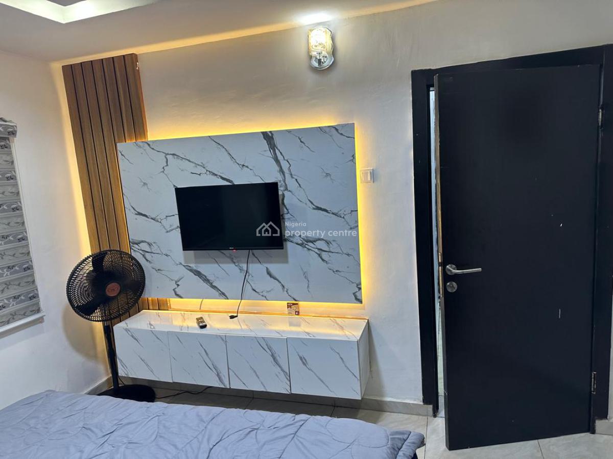 2 Bedroom Fully Serviced Apartment, Off Oluwaleyinmi, Allen, Ikeja, Lagos, House Short Let