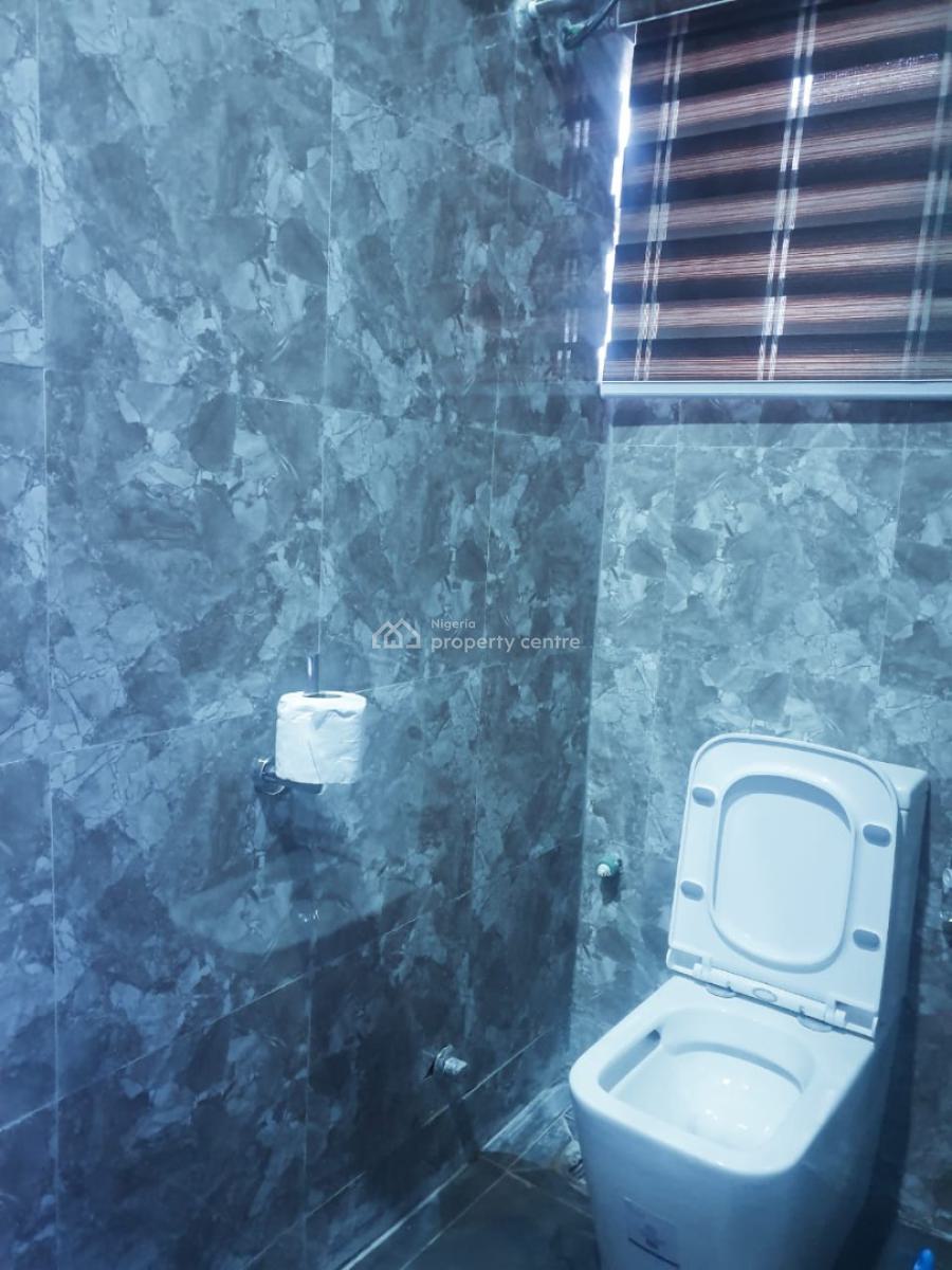 Commercial Standard 11rooms  Hotel in a Good Location, By Chevron, Lekki, Lagos, Hotel / Guest House for Sale