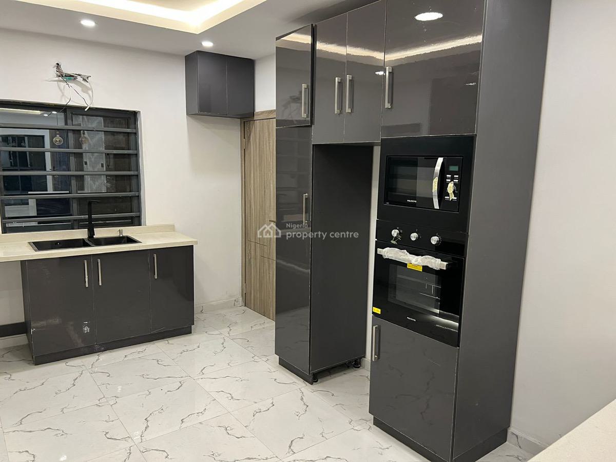Luxury 3 Bedroom Apartment, Ilasan, Lekki, Lagos, Flat / Apartment for Sale