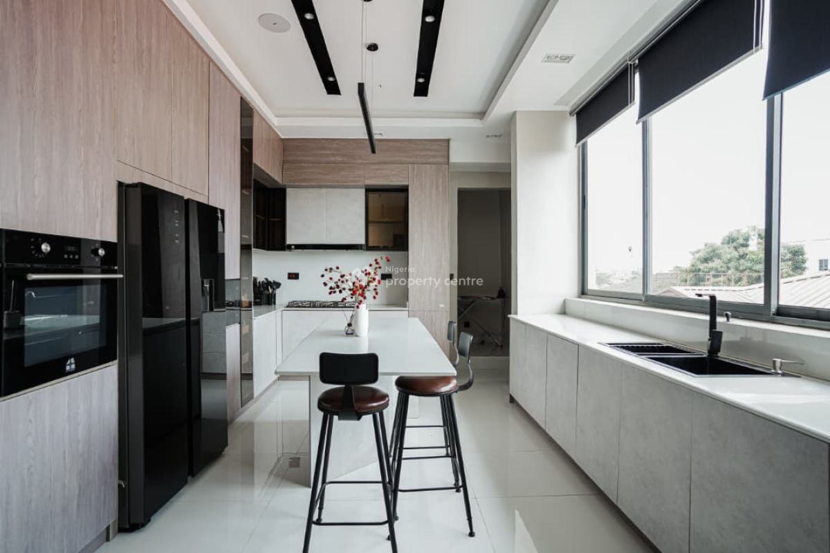 4 Bedroom Mordern Apartment, Lekki Phase 1, Lekki, Lagos, Flat / Apartment Short Let