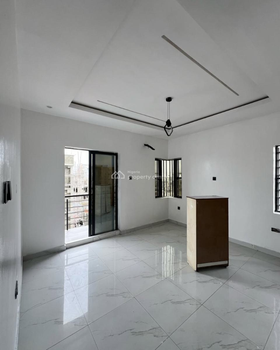 2 Bedroom Apartment Available, Ologolo, Lekki, Lagos, Flat / Apartment for Rent