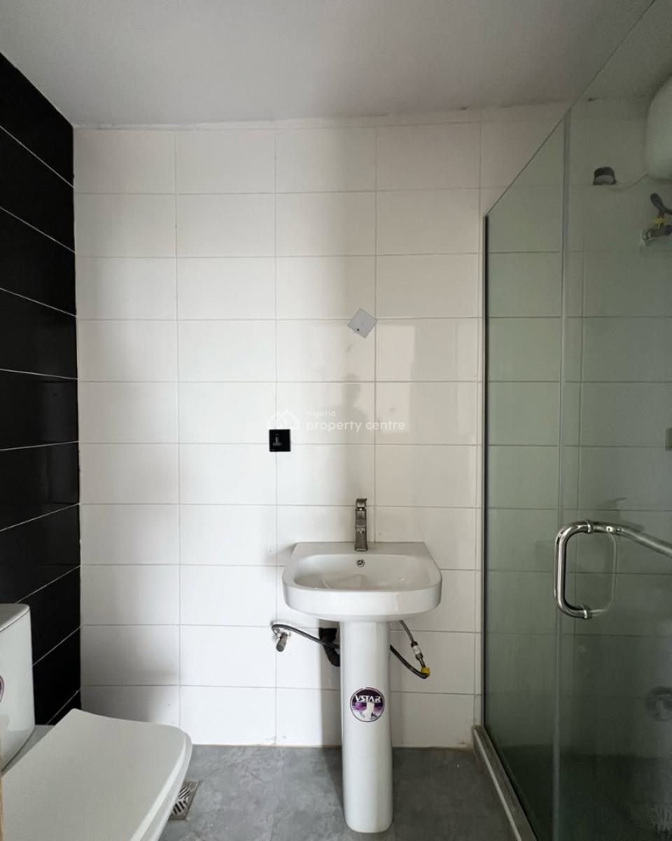 2 Bedroom Apartment Available, Ologolo, Lekki, Lagos, Flat / Apartment for Rent