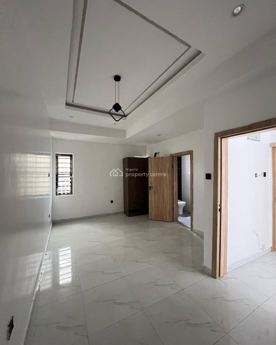 2 Bedroom Apartment Available, Ologolo, Lekki, Lagos, Flat / Apartment for Rent