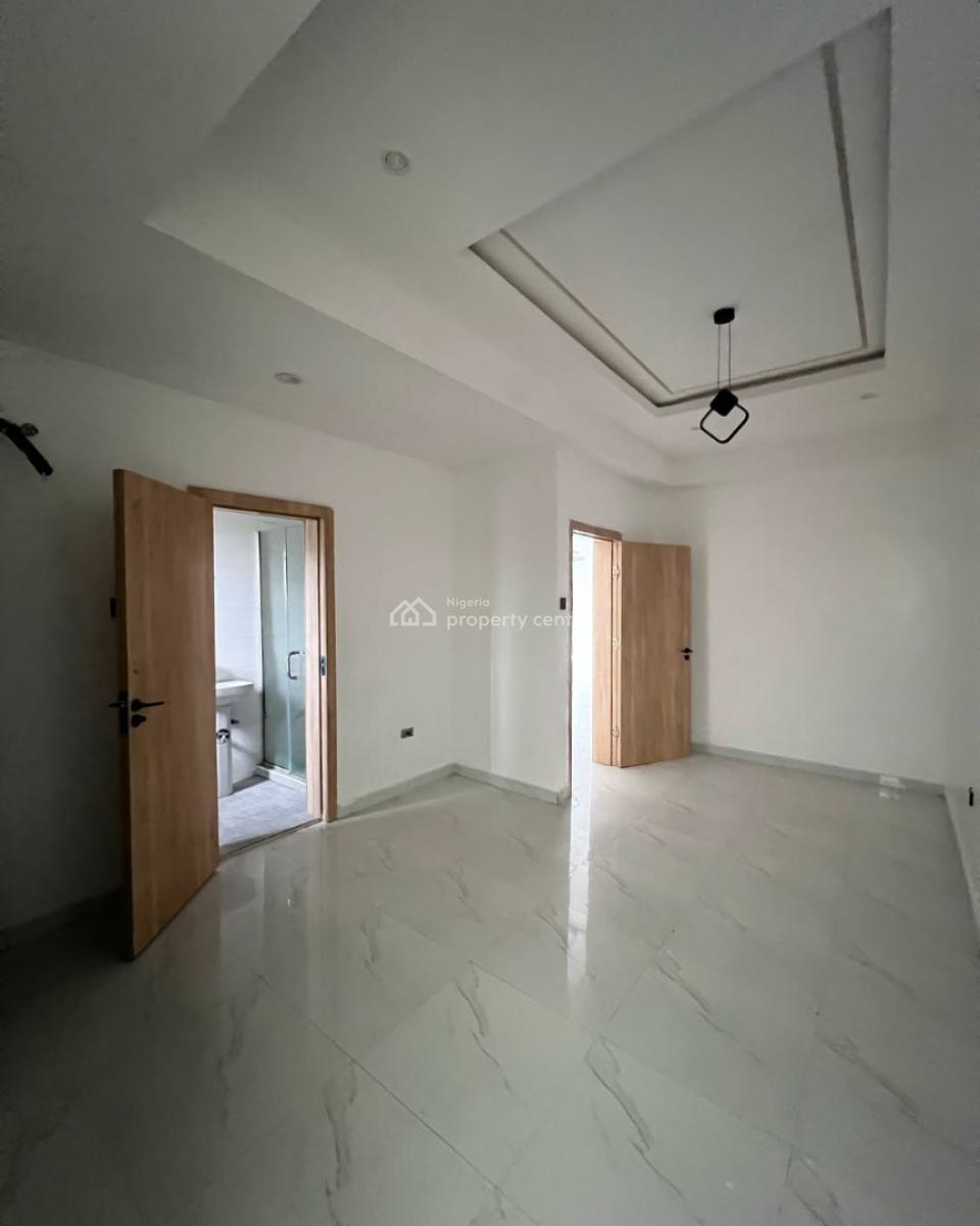 2 Bedroom Apartment Available, Ologolo, Lekki, Lagos, Flat / Apartment for Rent