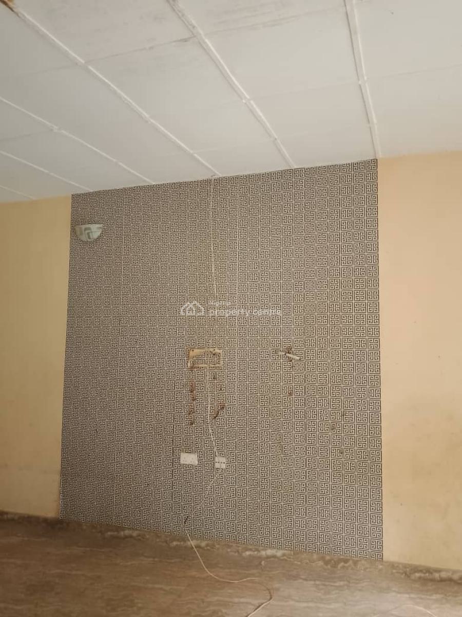 a Clean 2 Bedroom Apartment, Lucky Fiber Road, Ikorodu, Lagos, Flat / Apartment for Rent