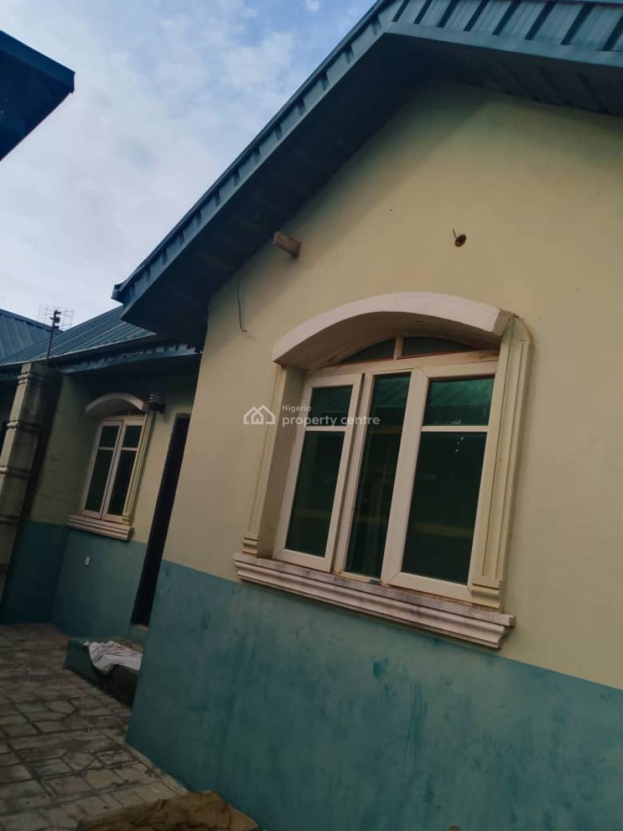 a Clean 2 Bedroom Apartment, Lucky Fiber Road, Ikorodu, Lagos, Flat / Apartment for Rent