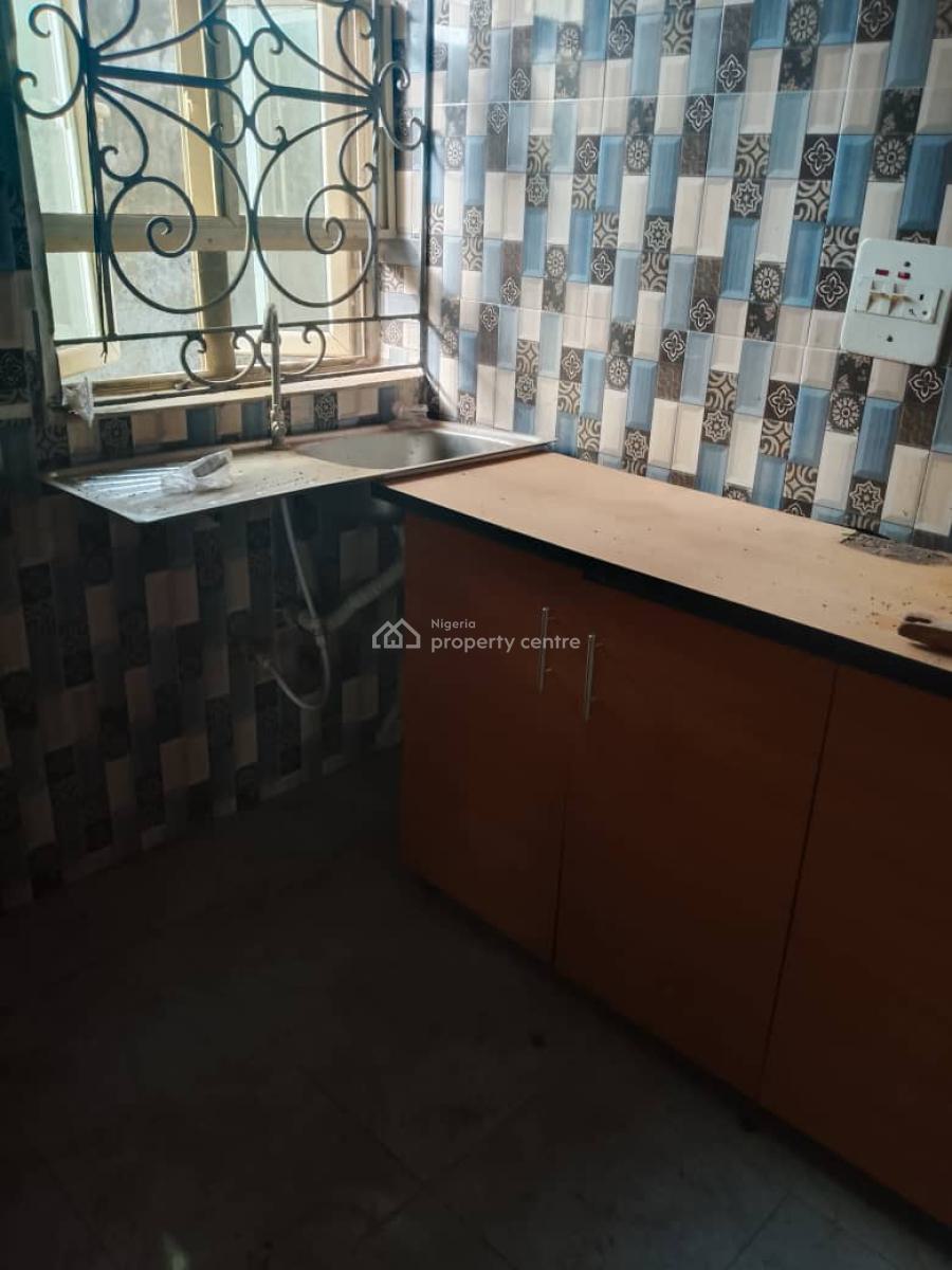 a Clean 2 Bedroom Apartment, Lucky Fiber Road, Ikorodu, Lagos, Flat / Apartment for Rent