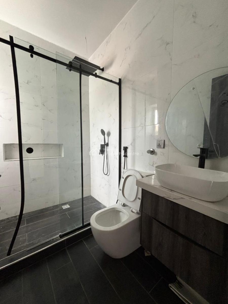 New Executive 3bedroom Flat Apartment in a Good Location, Osapa London, Osapa, Lekki, Lagos, Block of Flats for Sale