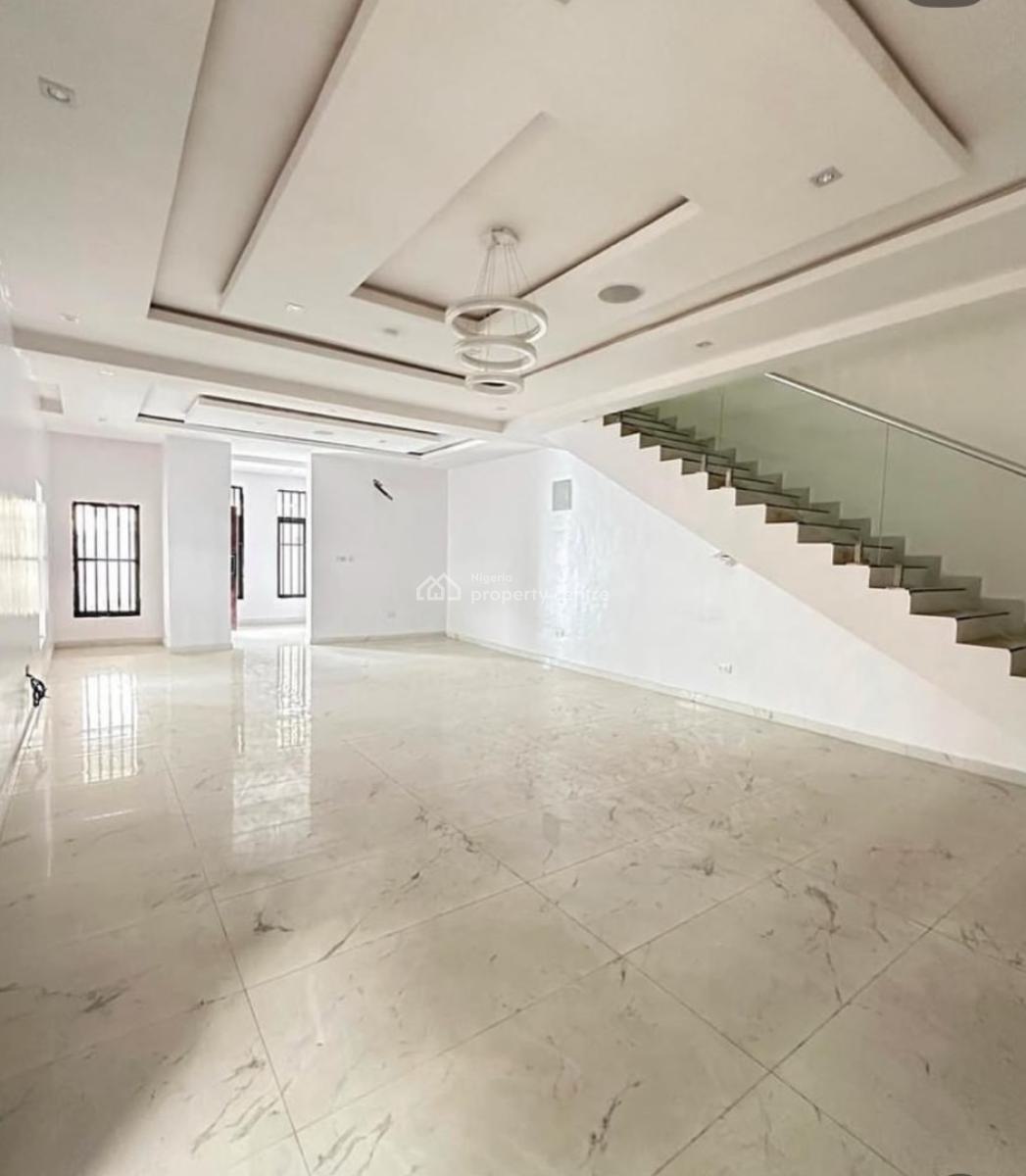 Well-structured 5 Bedroom Semi-detached Duplex, Lekki Phase 1, Lekki, Lagos, Semi-detached Bungalow for Sale