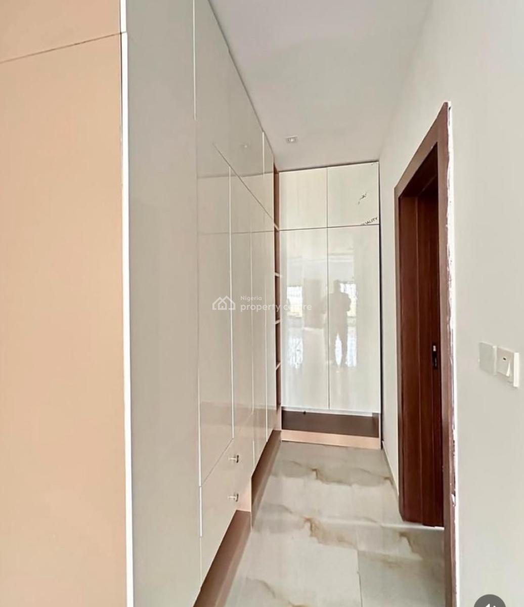 Well-structured 5 Bedroom Semi-detached Duplex, Lekki Phase 1, Lekki, Lagos, Semi-detached Bungalow for Sale