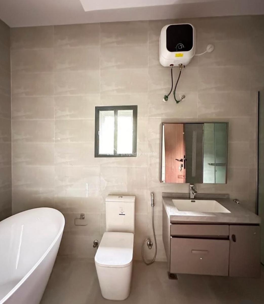 Well-structured 5 Bedroom Semi-detached Duplex, Lekki Phase 1, Lekki, Lagos, Semi-detached Bungalow for Sale
