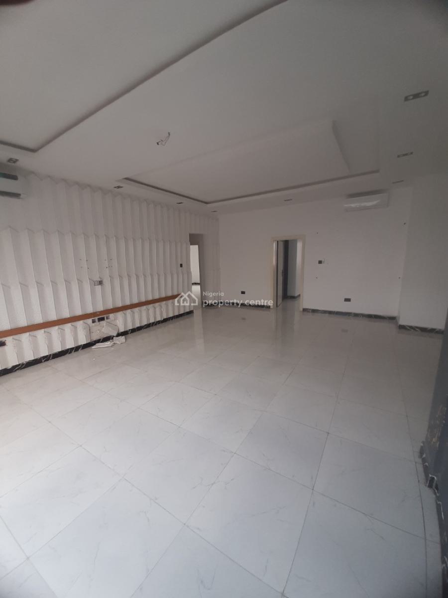 Serviced with 24/7 Power Supply 3 Bedroom En-suite Penthouse Flat with, Lekki Phase 1, Lekki, Lagos, Flat / Apartment for Rent