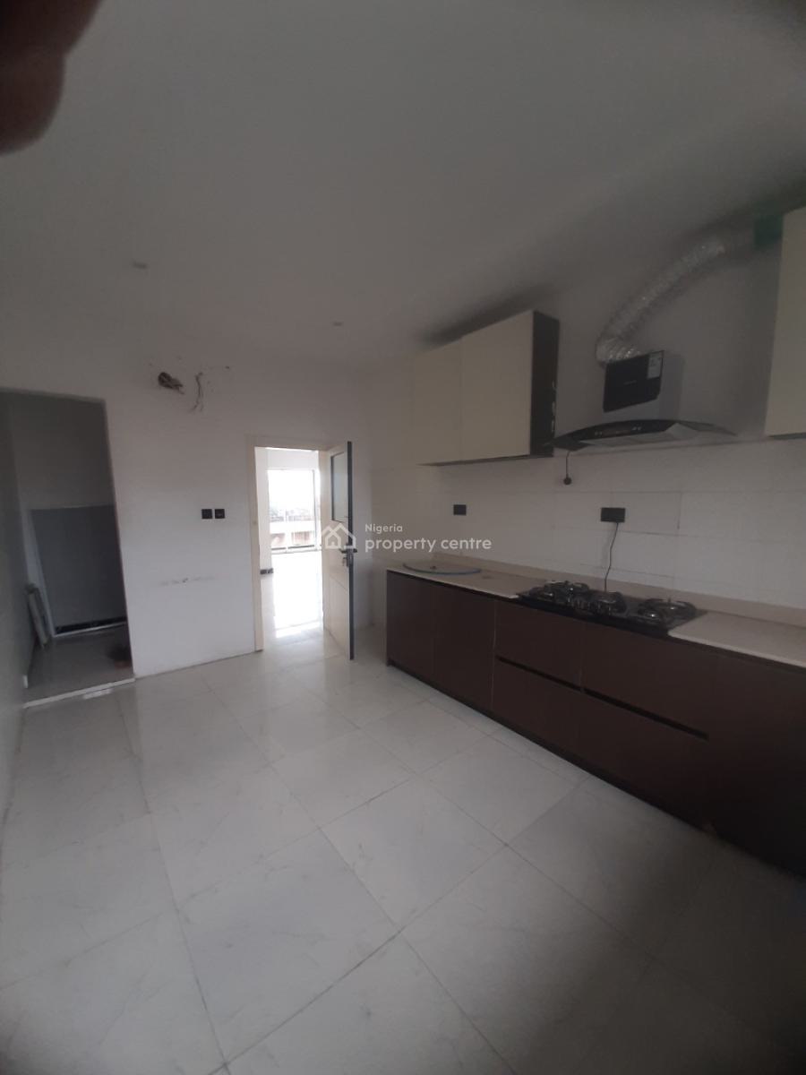 Serviced with 24/7 Power Supply 3 Bedroom En-suite Penthouse Flat with, Lekki Phase 1, Lekki, Lagos, Flat / Apartment for Rent