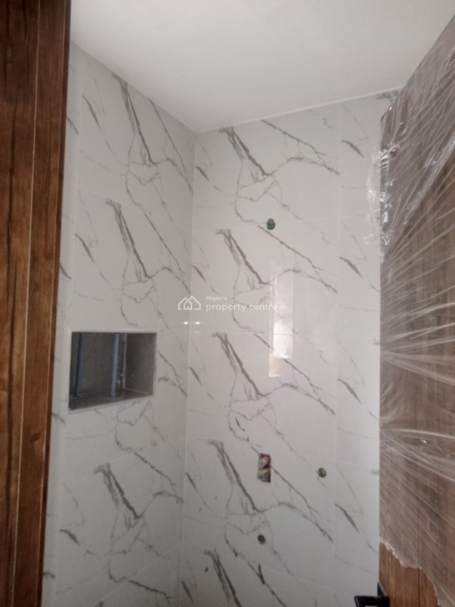 4 Bedroom Semi-detached Duplex with Bq, All Room En Suite, Water Front Estate, Magodo Gra Phase 1 Lagos, Magodo, Lagos, Semi-detached Duplex for Sale