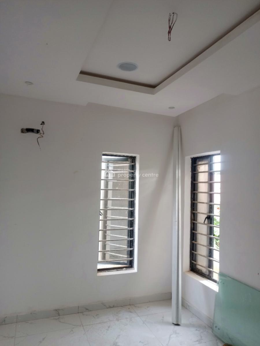 4 Bedroom Semi-detached Duplex with Bq, All Room En Suite, Water Front Estate, Magodo Gra Phase 1 Lagos, Magodo, Lagos, Semi-detached Duplex for Sale