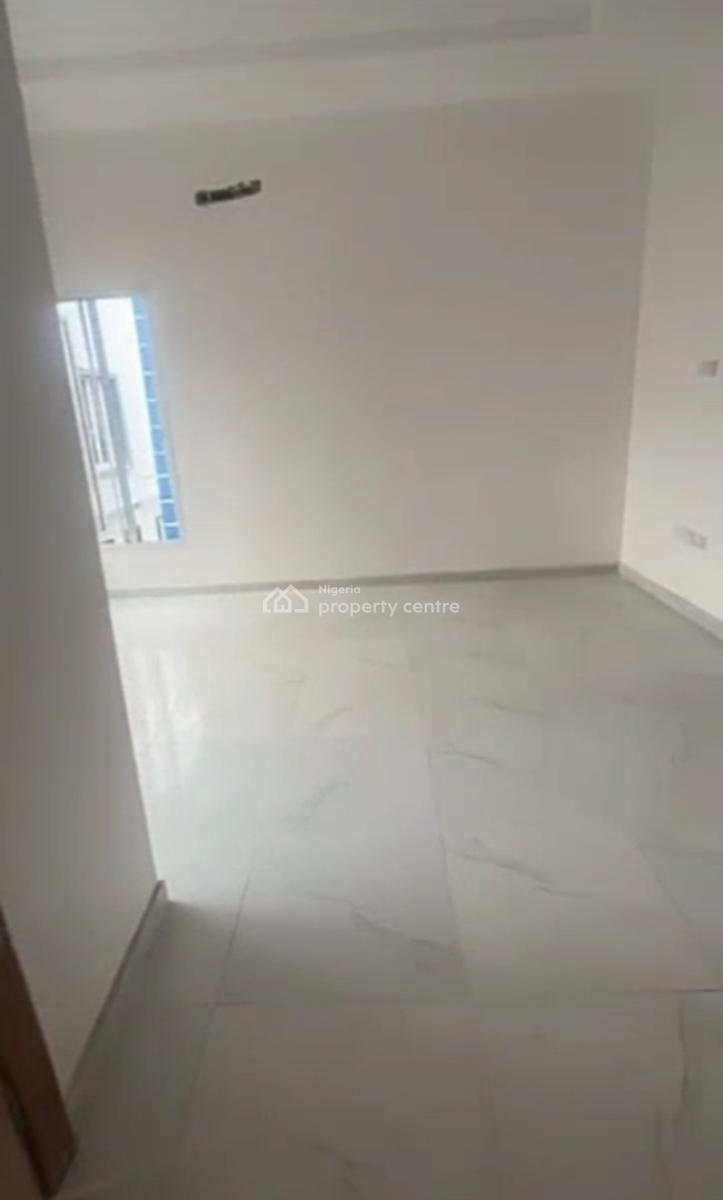 Massive 1 Bedroom Apartment ( Upstairs) Sharing Fitted Kitchen -video, After Round About Orchid Road, Lekki, Lagos, Mini Flat (room and Parlour) for Rent