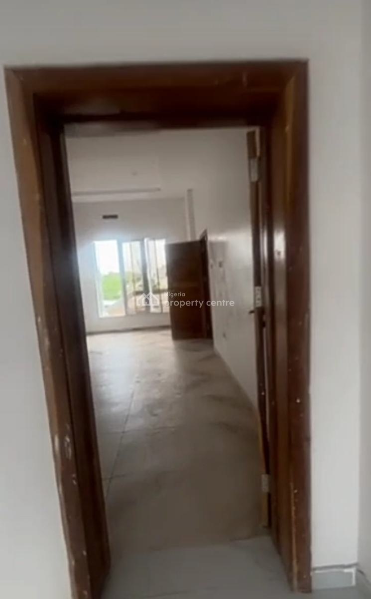 Massive 1 Bedroom Apartment ( Upstairs) Sharing Fitted Kitchen -video, After Round About Orchid Road, Lekki, Lagos, Mini Flat (room and Parlour) for Rent
