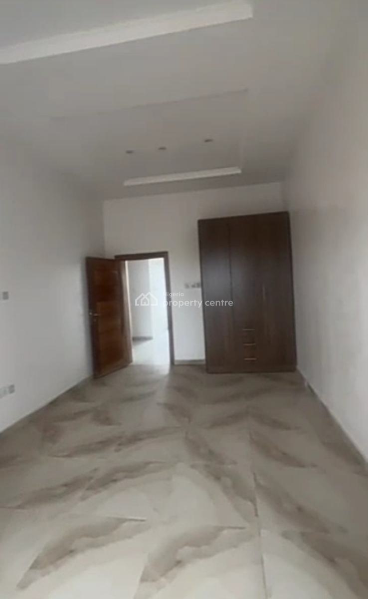 Massive 1 Bedroom Apartment ( Upstairs) Sharing Fitted Kitchen -video, After Round About Orchid Road, Lekki, Lagos, Mini Flat (room and Parlour) for Rent