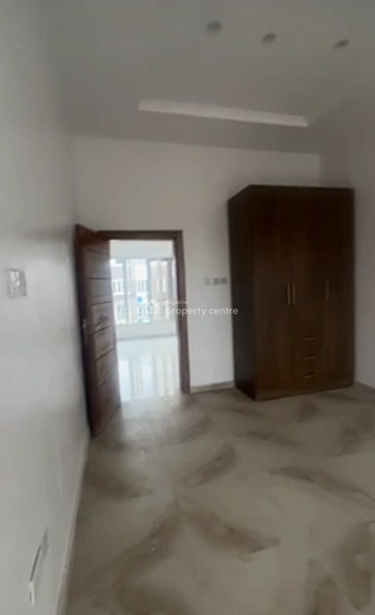 Massive 1 Bedroom Apartment ( Upstairs) Sharing Fitted Kitchen -video, After Round About Orchid Road, Lekki, Lagos, Mini Flat (room and Parlour) for Rent