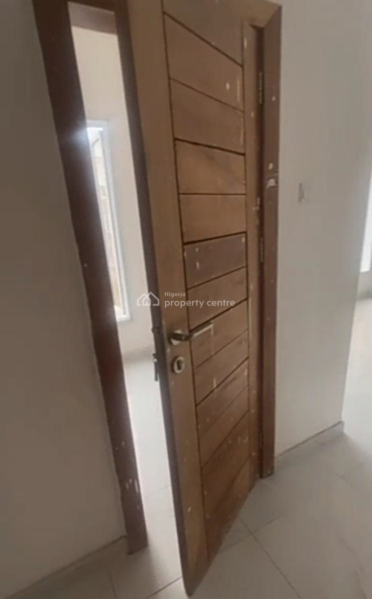 Massive 1 Bedroom Apartment ( Upstairs) Sharing Fitted Kitchen -video, After Round About Orchid Road, Lekki, Lagos, Mini Flat (room and Parlour) for Rent