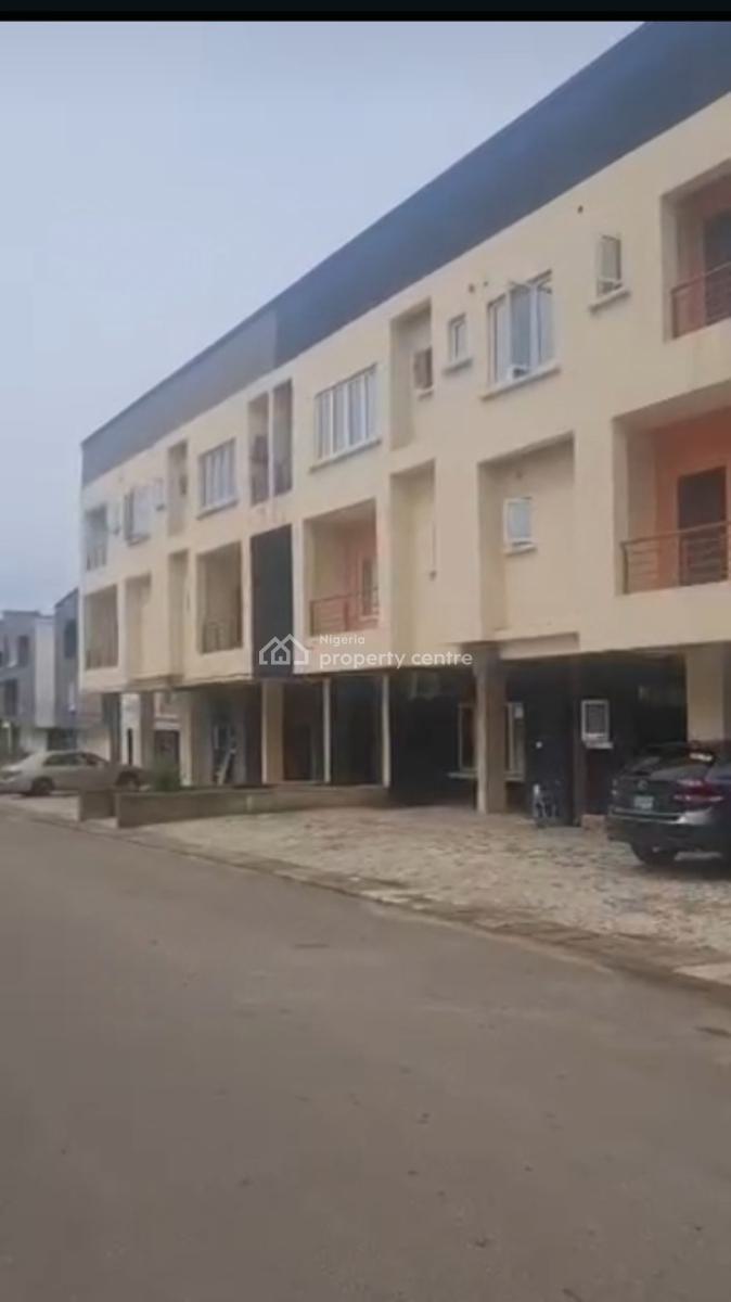 Distress 4bedroom Terrace Duplex in Life Camp Secured Estate, Life Camp, Life Camp, Abuja, Terraced Duplex for Sale