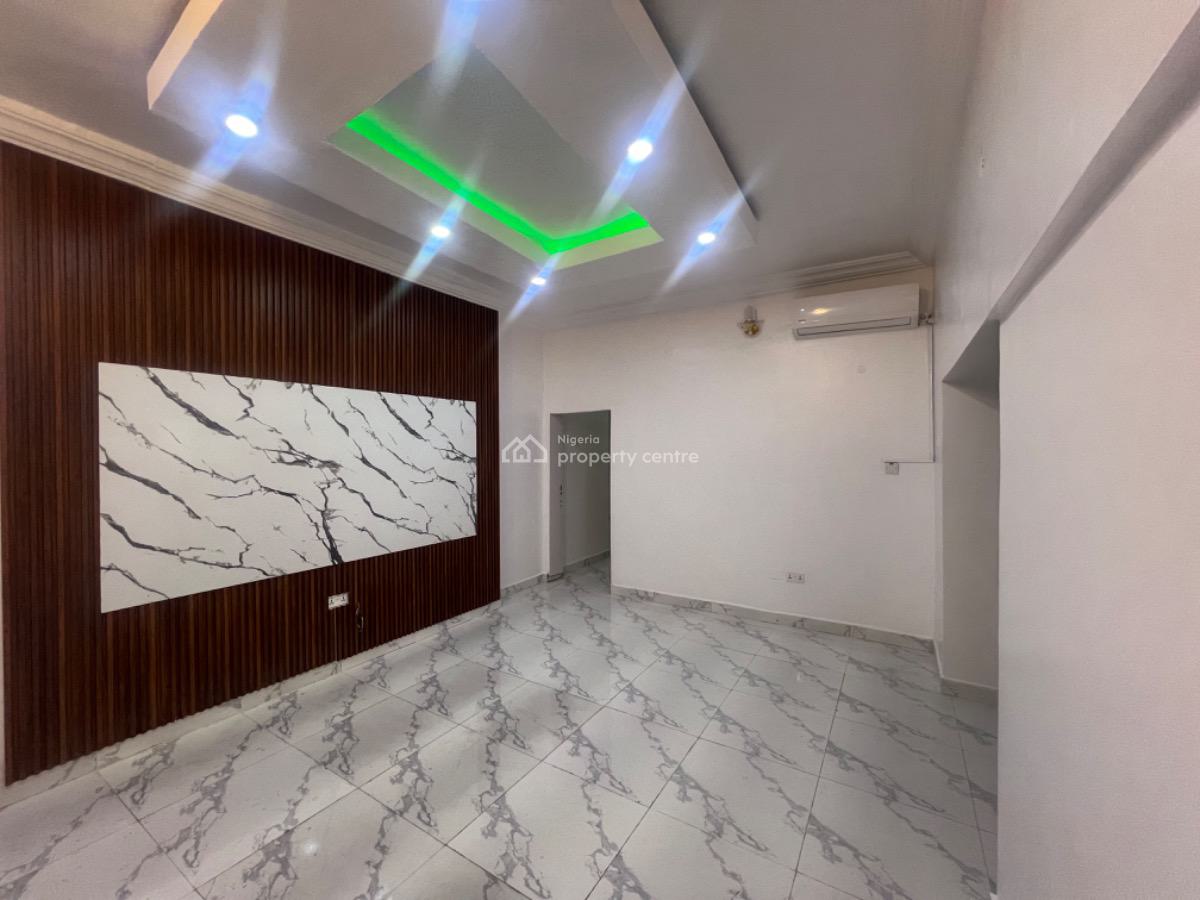 2 Bedroom Apartment, Off Admiralty, Lekki Phase 1, Lekki, Lagos, Flat / Apartment for Rent