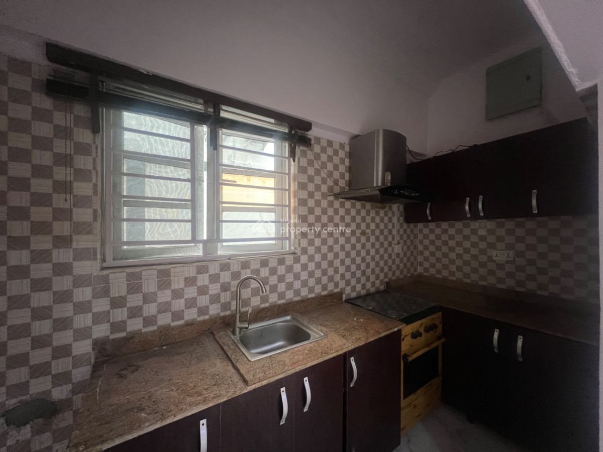 2 Bedroom Apartment, Off Admiralty, Lekki Phase 1, Lekki, Lagos, Flat / Apartment for Rent