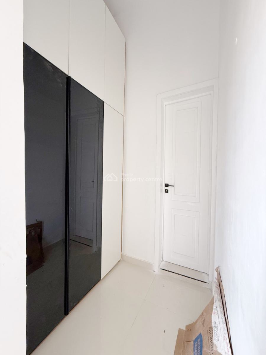 Luxury 3-bedroom Apartment with Elevator, Swimming Pool & Gym, Lekki Phase 1, Lekki Phase 1, Lekki, Lagos, Flat / Apartment for Sale