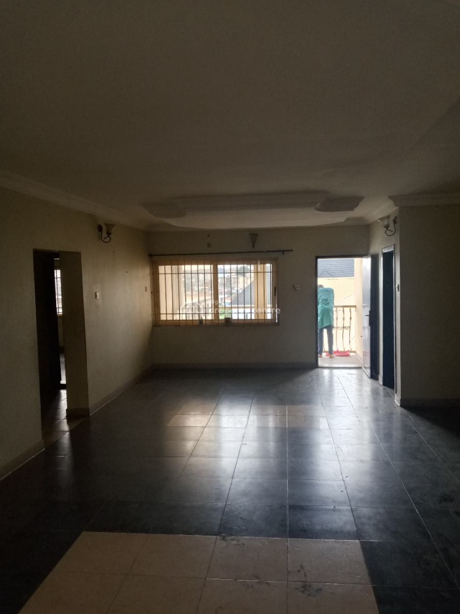 3bedroom Flat at Magodo Phase 2 Gra Estate, Magodo Phase 2 Gra, Gra Phase 2, Magodo, Lagos, Flat / Apartment for Rent
