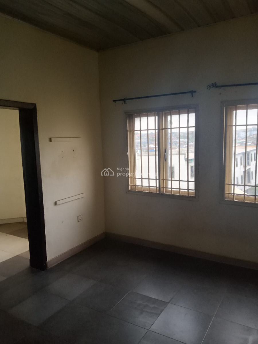 3bedroom Flat at Magodo Phase 2 Gra Estate, Magodo Phase 2 Gra, Gra Phase 2, Magodo, Lagos, Flat / Apartment for Rent