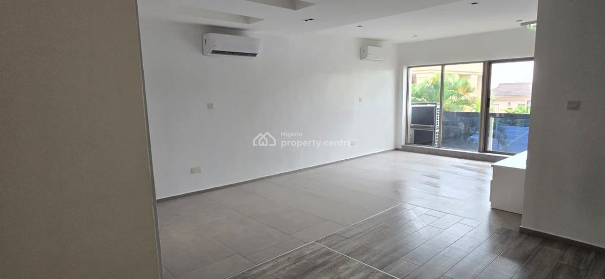Well Maintained 2 Bedroom Upper Floor Apartment, Banana Island, Ikoyi, Lagos, Flat / Apartment for Sale