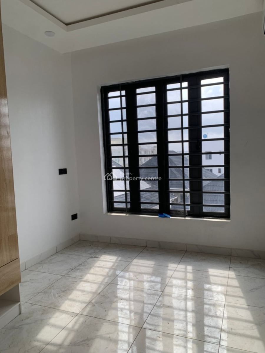 Exclusive 2 Bedroom Apartment with Inverter and 4 Air Condition, Ologolo, Lekki, Lagos, Flat / Apartment for Rent