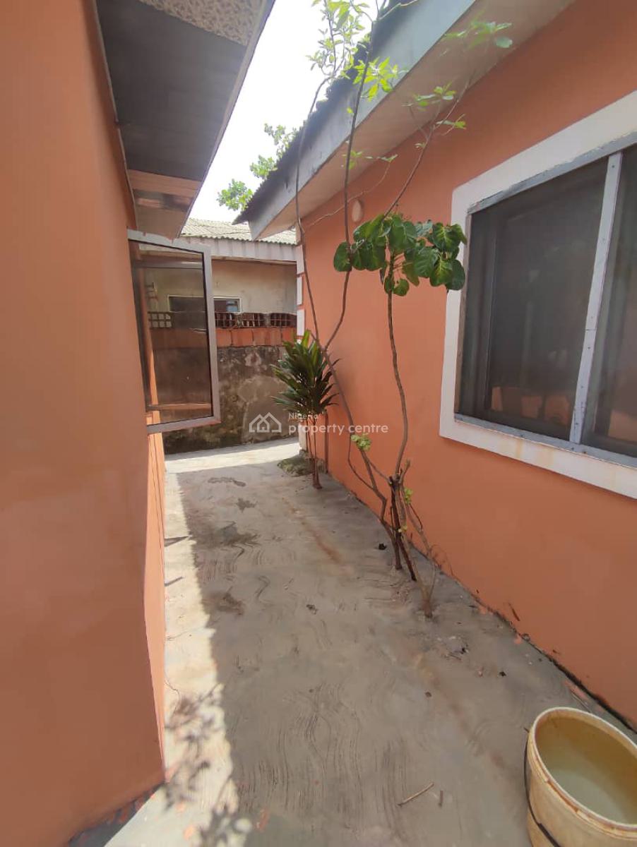 Distress 1 Unit of Beautiful 3bedroom  Nd 1unit of  1bedroom, Unity Estate Badore, Badore, Ajah, Lagos, Detached Bungalow for Sale