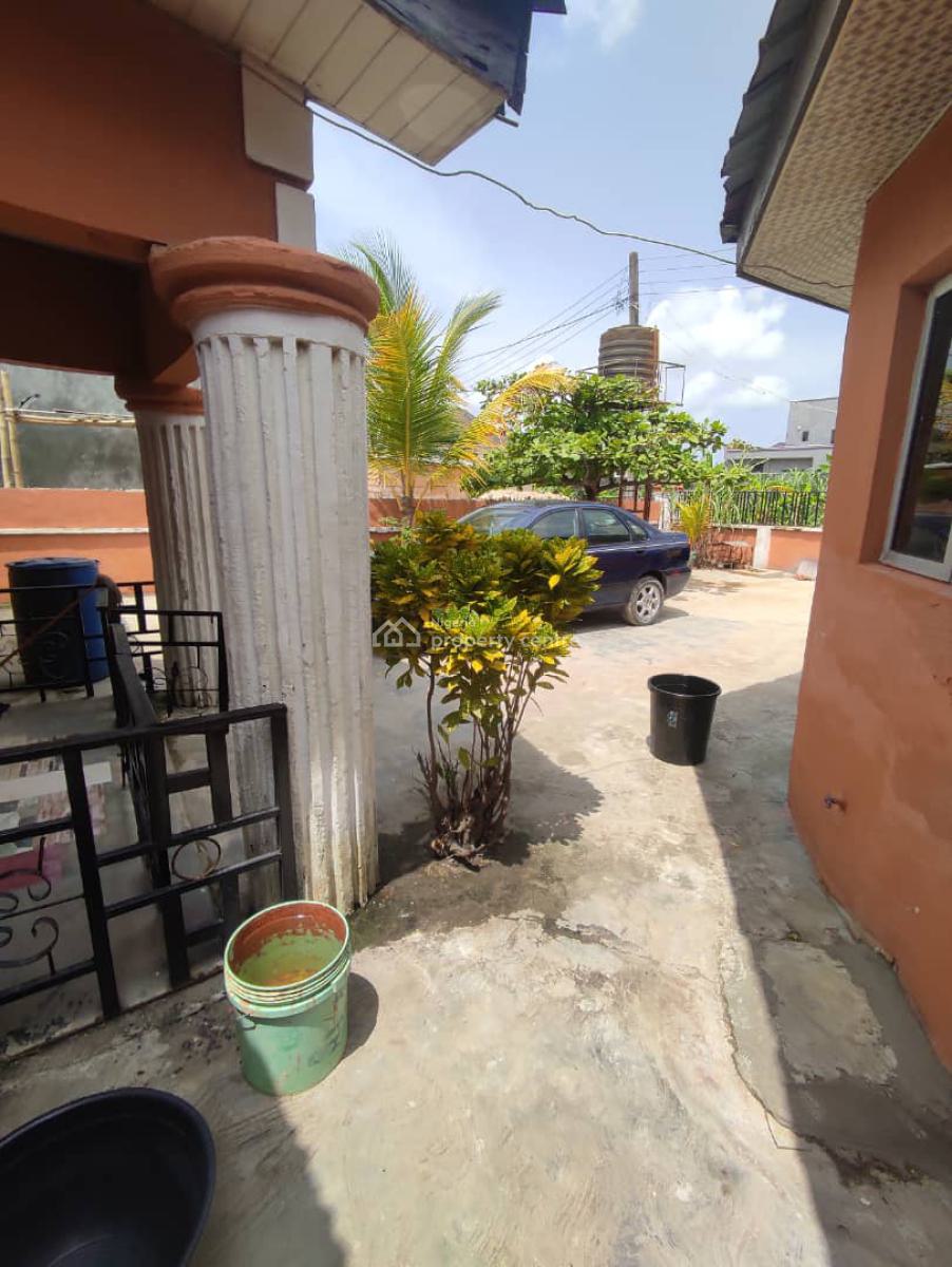 Distress 1 Unit of Beautiful 3bedroom  Nd 1unit of  1bedroom, Unity Estate Badore, Badore, Ajah, Lagos, Detached Bungalow for Sale