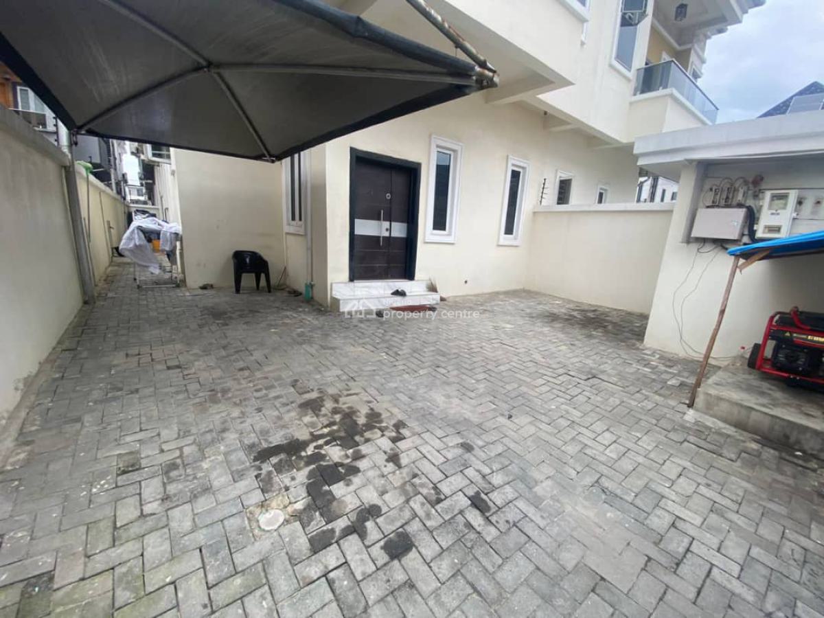 Well Maintained 4 Bedroom Semi Detached House with Bq, Estate on Chevron Alternative Route By Second Toll Gate, Lekki Phase 1, Lekki, Lagos, Semi-detached Duplex for Sale