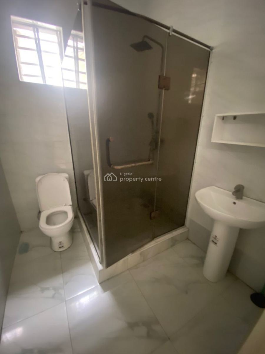 Well Maintained 4 Bedroom Semi Detached House with Bq, Estate on Chevron Alternative Route By Second Toll Gate, Lekki Phase 1, Lekki, Lagos, Semi-detached Duplex for Sale