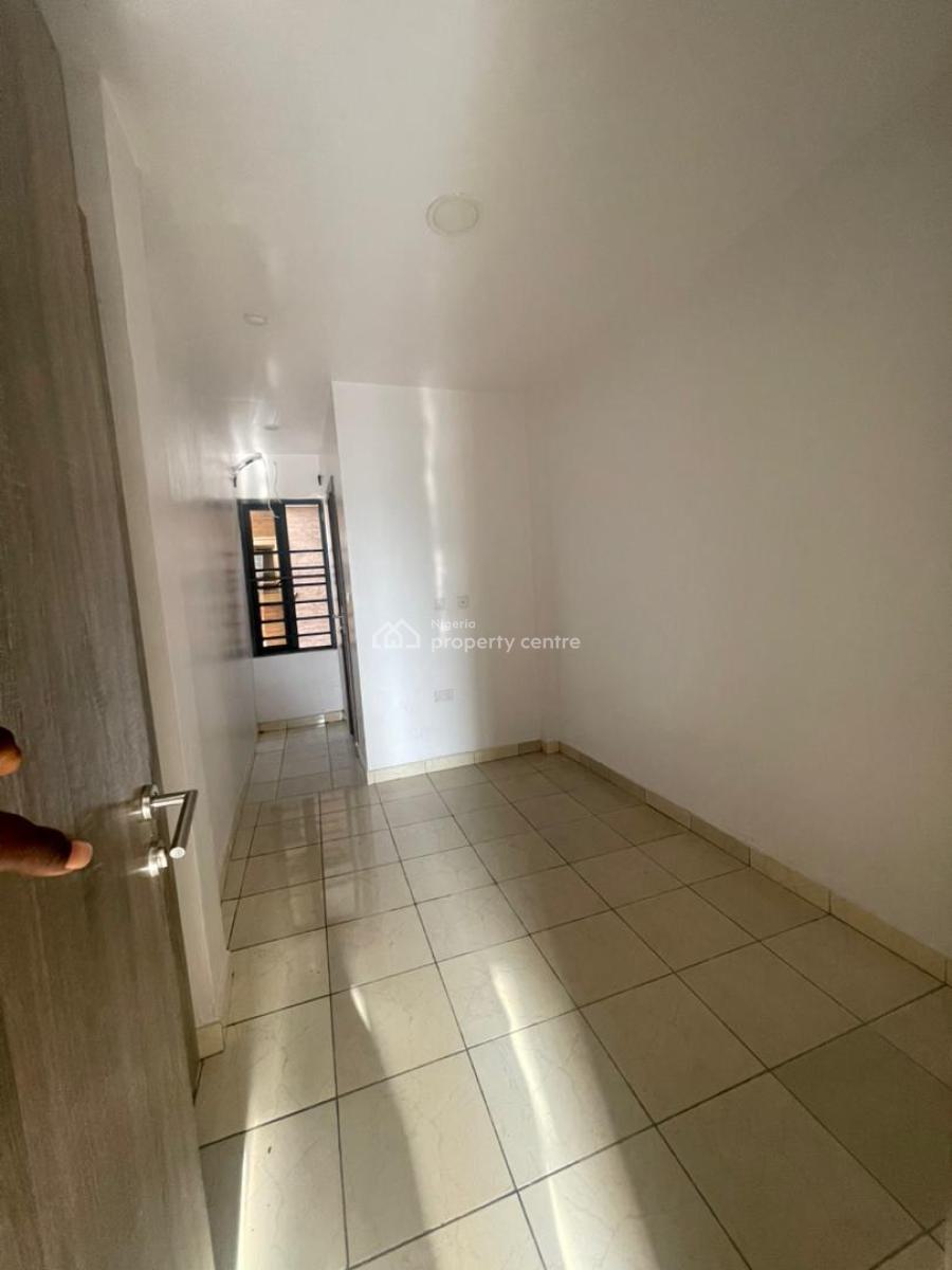 Well Maintained Spacious 2 Bedrooms Apartment, Ocean Breeze Estate, Ologolo, Lekki, Lagos, Flat / Apartment for Rent