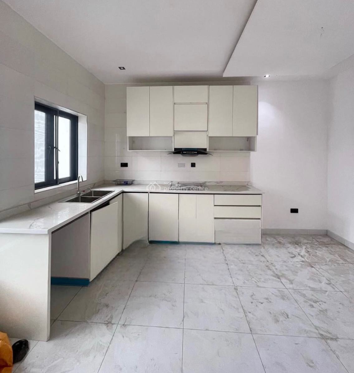Contemporary Built 2bedroom Flat, Lekki Phase 1, Lekki, Lagos, Flat / Apartment for Rent