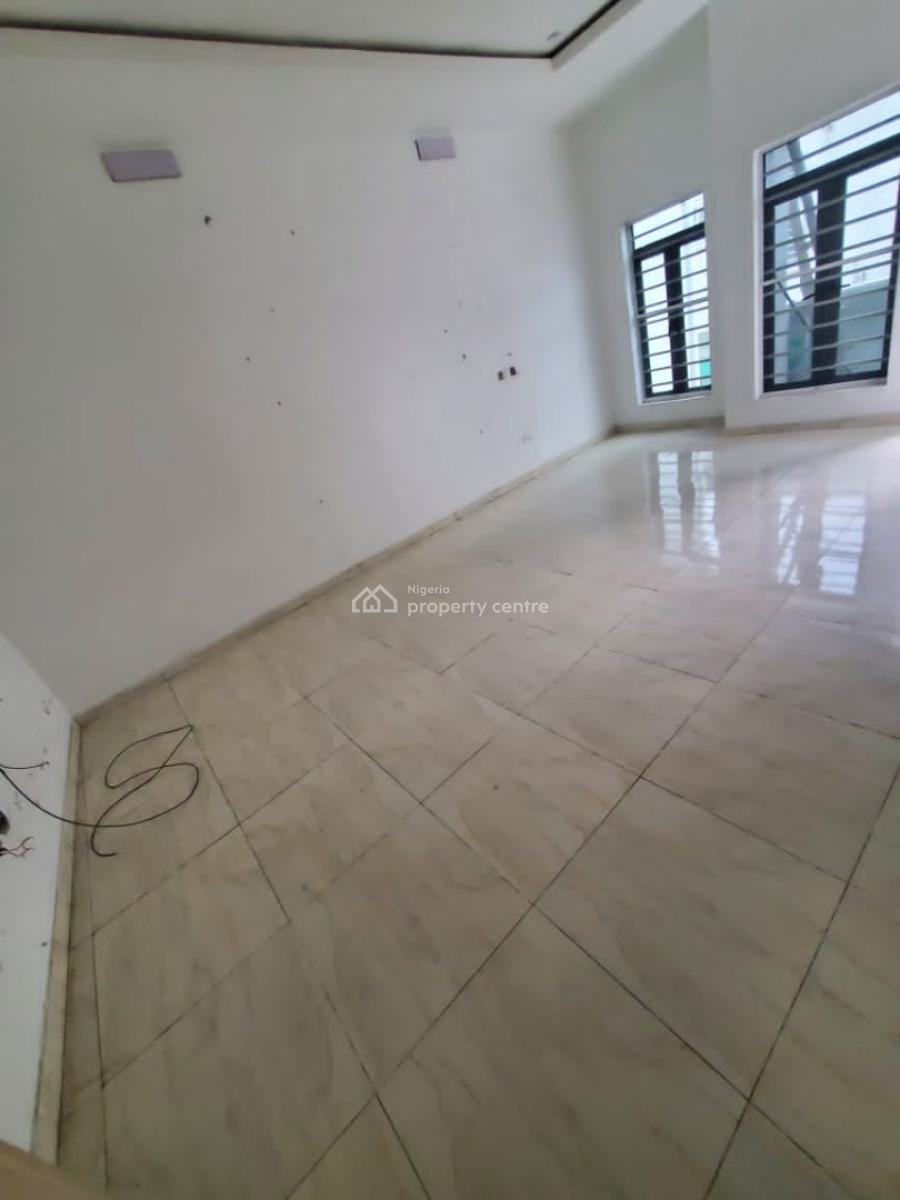 Spacious Master Bedroom Available, Royal Pine Estate,  Orchid Road, Lekki, Lagos, Self Contain (single Rooms) for Rent