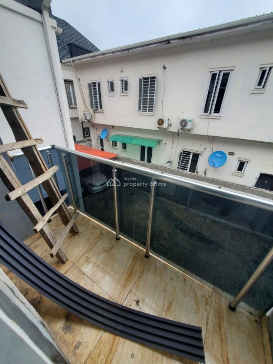 Spacious Master Bedroom Available, Royal Pine Estate,  Orchid Road, Lekki, Lagos, Self Contain (single Rooms) for Rent