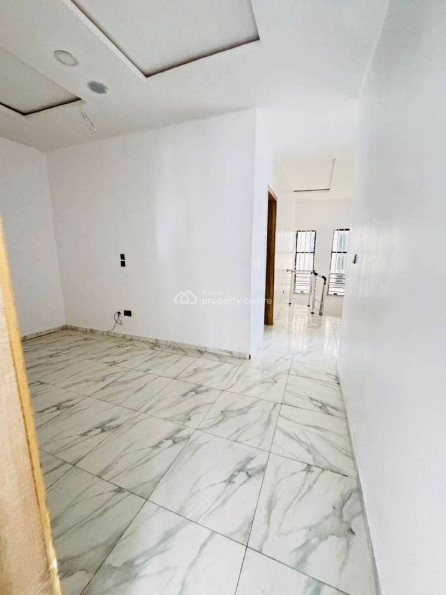 Spacious,serviced 4bedrms Terraced Duplex Available 105m, Orchid Road, Lekki, Lagos, Terraced Duplex for Sale