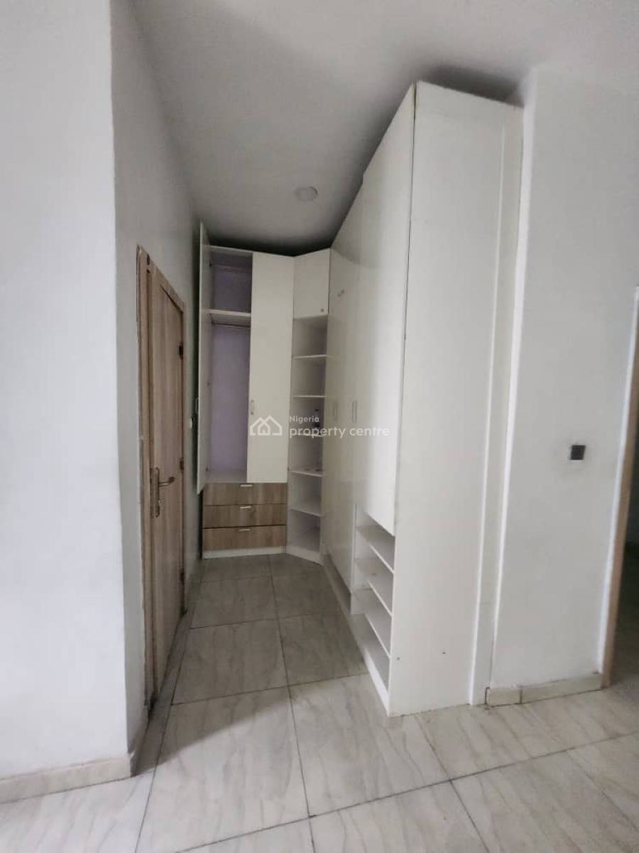 Standard N Massive Master Bedroom Apartment (shared Apt), Orchid Road Royal Pine Estate Gate 1, Lekki, Lagos, Self Contain (single Rooms) for Rent